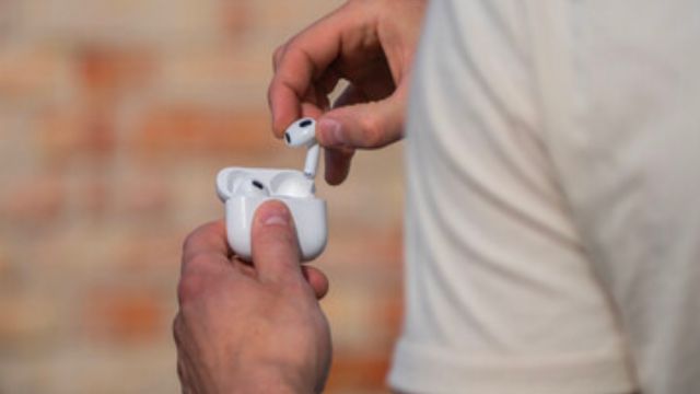Why Can Other People Hear My Airpods