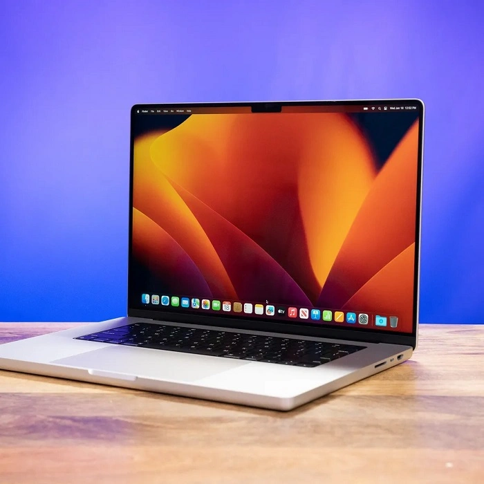 Introducing the MacBook Pro 16 M2 1